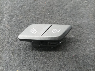 Кнопка блокировки двери BMW X3 G01 [рестайлинг] G01 2022, 4.0 л., дизель, АКПП, внедорожник 5 дв., полный привод, 9386781