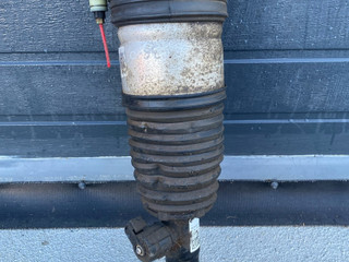 пневмостойка задняя BMW X5 G05 2022, 3.0 л., B57 D30 B, дизель, 416, внедорожник 5 дв., полный привод