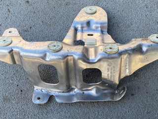 защита днища BMW X5 G05 2022, 3.0 л., B57 D30 B, дизель, 416, внедорожник 5 дв., полный привод, 9477797