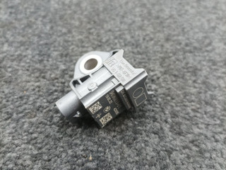 датчик удара BMW X5 G05 2022, 3.0 л., B57 D30 B, дизель, 416, внедорожник 5 дв., полный привод, 9496815