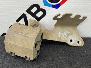 кронштейн (крепление) BMW X5 G05 2022, 3.0 л., B57 D30 B, дизель, 416, внедорожник 5 дв., полный привод, 6884291