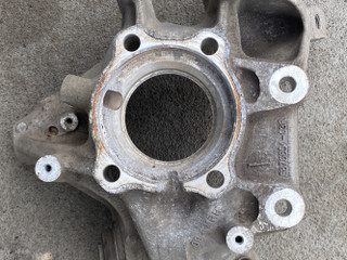 кулак задний правый BMW X5 G05 2022, 3.0 л., B57 D30 B, дизель, внедорожник 5 дв., 6876654