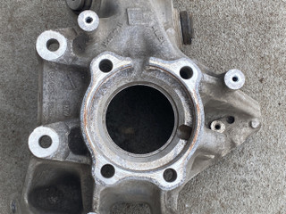 кулак задний правый BMW X5 G05 2022, 3.0 л., B57 D30 B, дизель, внедорожник 5 дв., 6876654