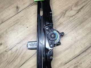 стеклоподъемник задний левый BMW X1 F48 [рестайлинг] F48 2021, 1.5 л., гибрид, a96, внедорожник 5 дв., полный привод, 7463491
