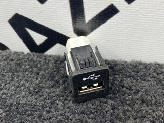 разъем AUX / USB BMW 2 серия F44 2020, 1.5 л., B38 A15 A, бензин, АКПП, седан, 9229294