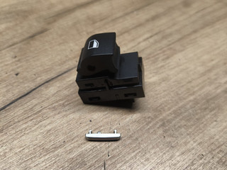 кнопка стеклоподъемника двери BMW 5 серия F07/F10/F11 [рестайлинг] 2013, 3.0 л., N57 D30 A, дизель, АКПП, задний привод, 9241949