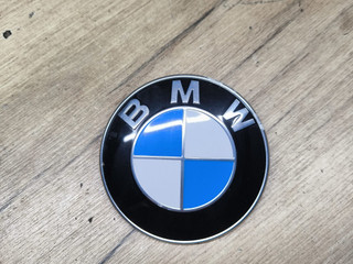 эмблема BMW 5 серия F07/F10/F11 [рестайлинг] 2013, 3.0 л., N57 D30 A, дизель, АКПП, задний привод, 8132375