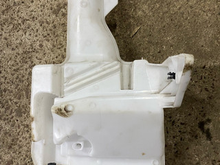 бачок омывателя Mercedes-Benz Sprinter W907/W910 W910 2022, 2.0 л., OM 654.920, дизель, 6МКПП, микроавтобус, передний привод, 9108601600, 9108692900, A9108601600, A9108692900