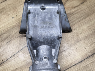 кронштейн полуоси BMW 8 серия G14/G15 G15 2019, 4.0 л., дизель, купе, полный привод, 8639382, 8639383