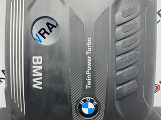 декоративная крышка двигателя BMW 7 серия G11/G12 G11 2017, 4.0 л., дизель, x03 rubin-metallic black, седан, полный привод, 8571306
