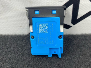 разъем AUX / USB BMW 8 серия G14/G15 G15 2019, 4.0 л., дизель, купе, полный привод, 8711939, 84108711939
