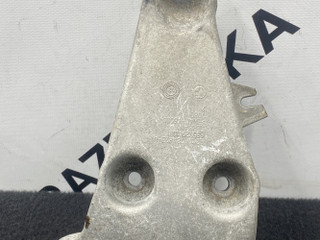 кронштейн двигателя BMW 3 серия F30/F31/F34 F30 2013, 2.0 л., N20 B20 B, бензин, АКПП, 6784823
