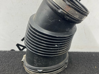 патрубок воздушного фильтра BMW M8 F91/92 F93 2020, 4.4 л., S63 B44 B, бензин, АКПП, седан, полный привод, 7852384