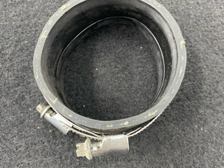патрубок интеркулера BMW M8 F91/92 F93 2020, 4.4 л., S63 B44 B, бензин, АКПП, седан, полный привод, 8040250, 17518040250