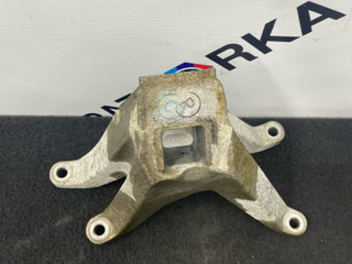 кронштейн двигателя BMW M8 F91/92 F93 2020, 4.4 л., S63 B44 B, бензин, АКПП, седан, полный привод, 7853647