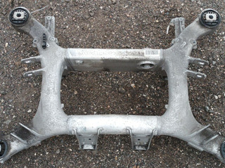 балка подвески задняя BMW 8 серия G14/G15 G15 2019, 4.0 л., дизель, купе, полный привод, 6873232