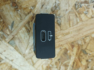 разъем AUX / USB BMW M3 G80/G81 G80 2023, 3.0 л., S58B30A, АКПП, седан, полный привод, 5A84161