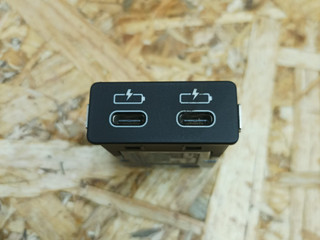 разъем AUX / USB BMW M3 G80/G81 G80 2023, 3.0 л., S58B30A, АКПП, седан, полный привод, 5A84160