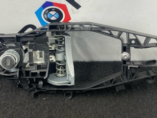 скелет ручки двери передней правой BMW M3 G80/G81 G80 2023, 3.0 л., S58B30A, АКПП, седан, полный привод, 9881780