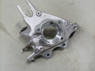 кулак задний правый BMW M3 G80/G81 G80 2023, 3.0 л., S58B30A, АКПП, седан, полный привод, 8095658