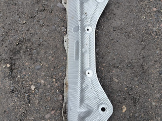 тепловой экран глушителя BMW 1 серия F40 2023, 1.5 л., B37 C15 A, дизель, skyscraper grau metallic (c4w), хетчбэк 5 дв., передний привод, 7436590