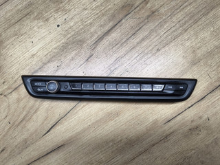 панель управления магнитолой BMW 1 серия F40 2023, 1.5 л., B37 C15 A, дизель, skyscraper grau metallic (c4w), хетчбэк 5 дв., передний привод, 5A47C50