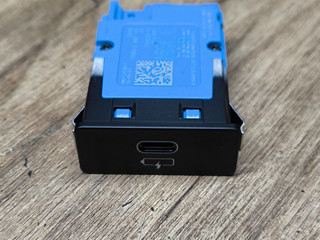 разъем AUX / USB BMW 1 серия F40 2023, 1.5 л., B37 C15 A, дизель, skyscraper grau metallic (c4w), хетчбэк 5 дв., передний привод, 84105A84161, 5A84161