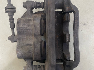 суппорт передний правый Volkswagen Crafter 2 поколение SZC 2022, 2.0 л., дизель, 6МКПП, b4/b9a, передний привод