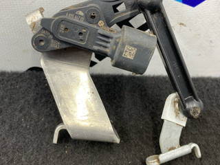 датчик дорожного просвета BMW X7 G07 [рестайлинг] G07 2024, 4.0 л., дизель, АКПП, 416, внедорожник 5 дв., полный привод, 6895467
