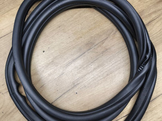 уплотнитель двери BMW 1 серия F40 2023, 1.5 л., B37 C15 A, дизель, skyscraper grau metallic (c4w), хетчбэк 5 дв., передний привод, 7452341