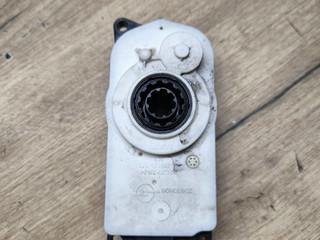 жалюзи BMW 1 серия F40 2023, 1.5 л., B37 C15 A, дизель, skyscraper grau metallic (c4w), хетчбэк 5 дв., передний привод, 9881645, 5811R1000