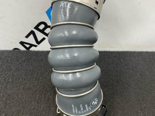 патрубок интеркулера BMW X7 G07 [рестайлинг] G07 2024, 4.0 л., дизель, АКПП, 416, внедорожник 5 дв., полный привод, 8599391