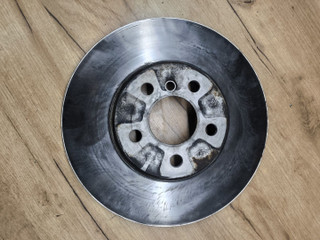 диск тормозной передний BMW 1 серия F40 2023, 1.5 л., B37 C15 A, дизель, skyscraper grau metallic (c4w), хетчбэк 5 дв., передний привод, 6799351, 34116799351