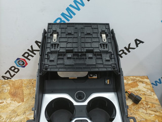 подстаканник BMW X7 G07 [рестайлинг] G07 2024, 4.0 л., дизель, АКПП, 416, внедорожник 5 дв., полный привод, 6827173