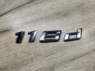 эмблема BMW 1 серия F40 2023, 1.5 л., B37 C15 A, дизель, skyscraper grau metallic (c4w), хетчбэк 5 дв., передний привод
