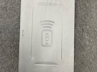 Беспроводное зарядное устройство BMW M2 G87 2024, 3.0 л., S58B30A, бензин, brooklyn grau metallic (c4p), купе, задний привод, правый руль, 84105A82C19, 5A82C19