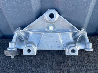 распорка стоек BMW X5 G05 [рестайлинг] G05 2024, 3.0 л., B57 D30 B, дизель, АКПП, 475, внедорожник 5 дв., полный привод, правый руль, 7337921, 51617337921