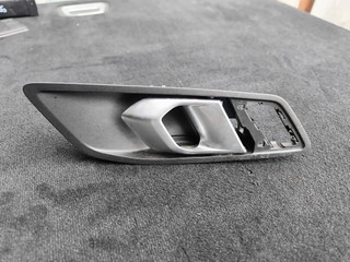ручка внутренняя передняя правая BMW 1 серия F40 2023, 1.5 л., B37 C15 A, дизель, skyscraper grau metallic (c4w), хетчбэк 5 дв., передний привод, 7464882