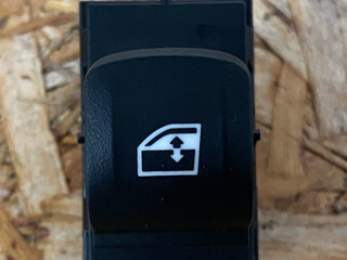кнопка стеклоподъемника двери BMW X5 G05 [рестайлинг] G05 2024, 3.0 л., B57 D30 B, дизель, АКПП, 475, внедорожник 5 дв., полный привод, правый руль, 9327031