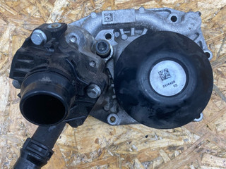 помпа BMW 4 серия F32/F33 [рестайлинг] F36 2017, 2.0 л., B47 D20 A, дизель, АКПП, хетчбэк 5 дв., полный привод, правый руль, 8514458, 11518514458