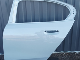дверь задняя левая BMW i5 G60 2024, электро, АКПП, c4p brooklyn grau metallic, седан, задний привод