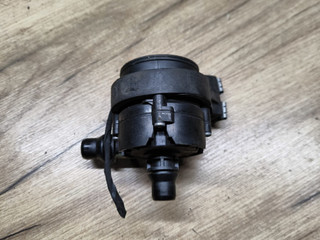 насос антифриза дополнительный BMW X5 F15 (2013 - 2018), 4.0 л., гибрид, АКПП, a52, внедорожник 5 дв., полный привод, правый руль, 7643949