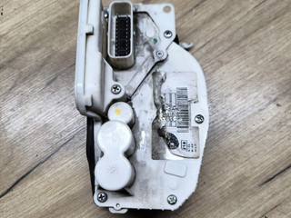 замок двери передней правой BMW i8 I12 2015, 1.5 л., гибрид, полный привод