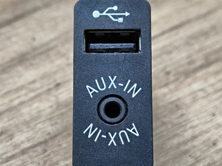 разъем AUX / USB BMW i8 I12 2015, 1.5 л., гибрид, полный привод, 9266607