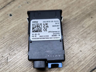 разъем AUX / USB BMW X1 U11 2023, электро, полный привод, 5A3C3B7