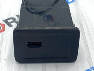 разъем AUX / USB Mercedes-Benz Sprinter W907/W910 W907 2023, 2.0 л., OM 654.920, дизель, АКПП, фургон, задний привод, 2478207802, A2478207802
