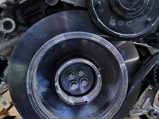 шкив коленвала BMW M2 G87 2024, 3.0 л., S58B30A, бензин, brooklyn grau metallic (c4p), купе, задний привод, правый руль, 8053287