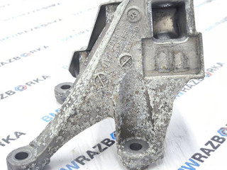 кронштейн двигателя BMW 5 серия G30/G31 G30 2018, 2.0 л., B48 B20 A, бензин, АКПП, синий, седан, задний привод, правый руль, 6861564, 22116861564