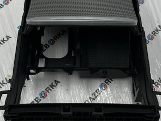 подстаканник BMW X6 G06 2020, 3.0 л., B57 D30 B, дизель, АКПП, с27, внедорожник 5 дв., полный привод, 6810497