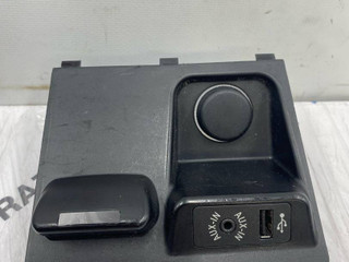 разъем AUX / USB BMW X5 F15 2015, 4.0 л., дизель, АКПП, a96, внедорожник 5 дв., полный привод, 9266607, 9252108